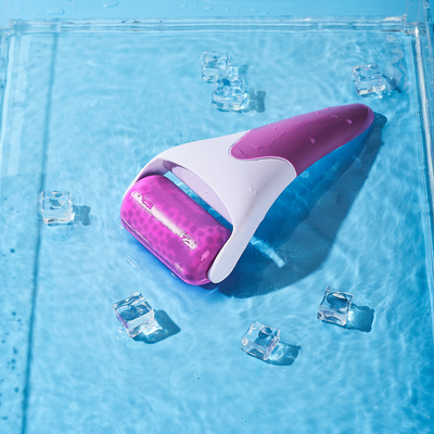 顔と身体の皮膚ケアのための私たちの氷のローラー 色の除去の利点を経験
