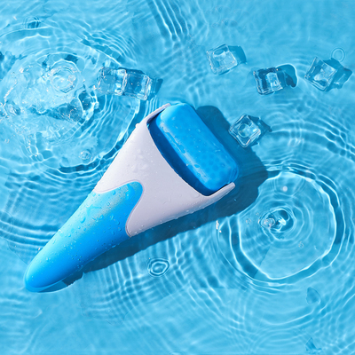 顔と身体の皮膚ケアのための私たちの氷のローラー 色の除去の利点を経験